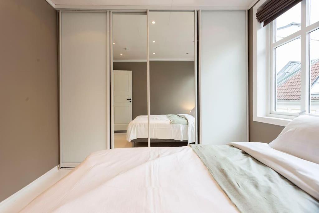 New! Modern Top Floor Apartment In Historic Area! Bergen Exterior foto