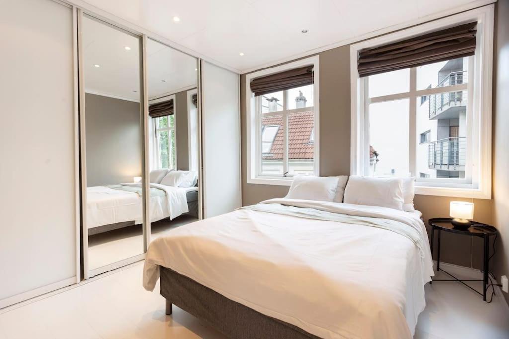 New! Modern Top Floor Apartment In Historic Area! Bergen Exterior foto