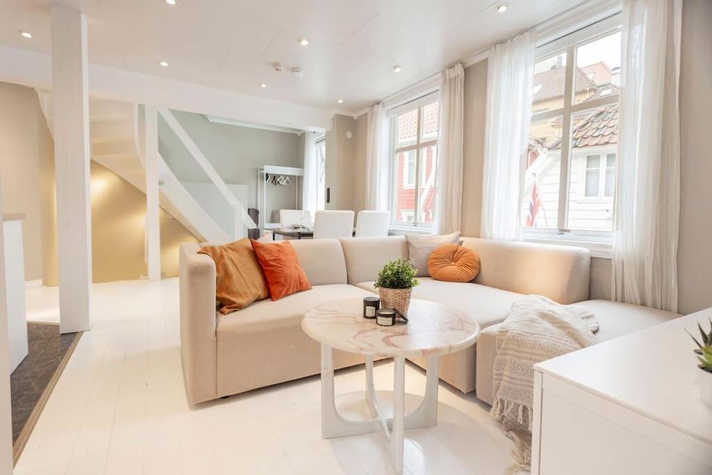 New! Modern Top Floor Apartment In Historic Area! Bergen Exterior foto